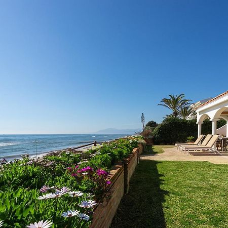 Charming Villa On The Seafront Марбелья Экстерьер фото
