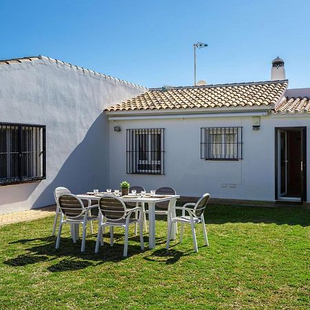 Charming Villa On The Seafront Марбелья Экстерьер фото